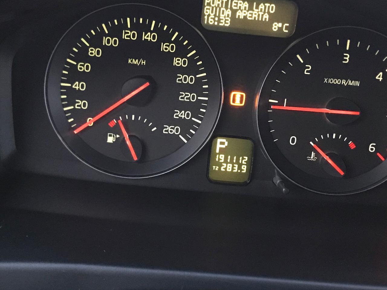 V50 2.0d Momentum automatica cerchi da "17"