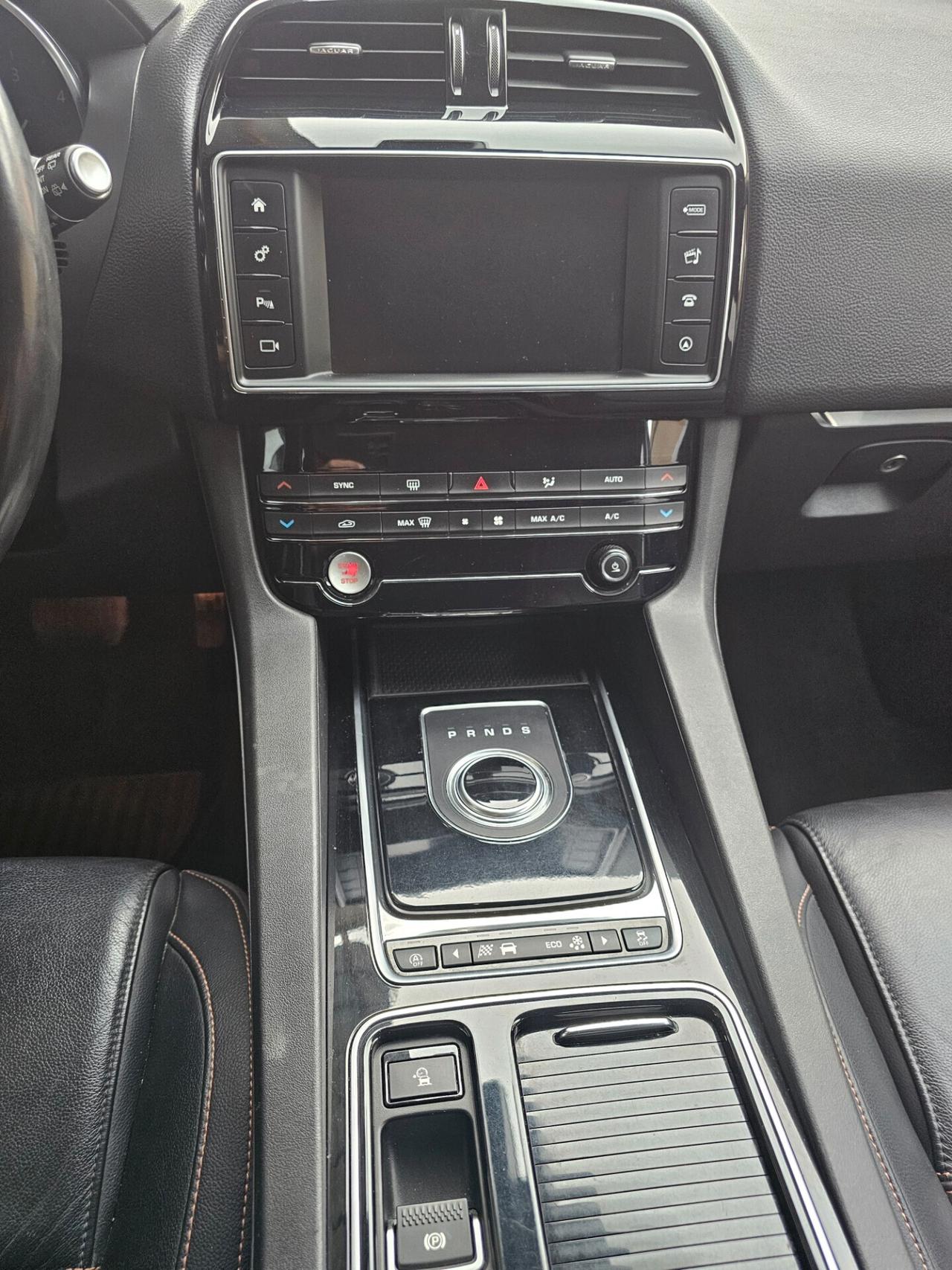 Jaguar F-Pace 2.0 D 180 CV AWD Prestige