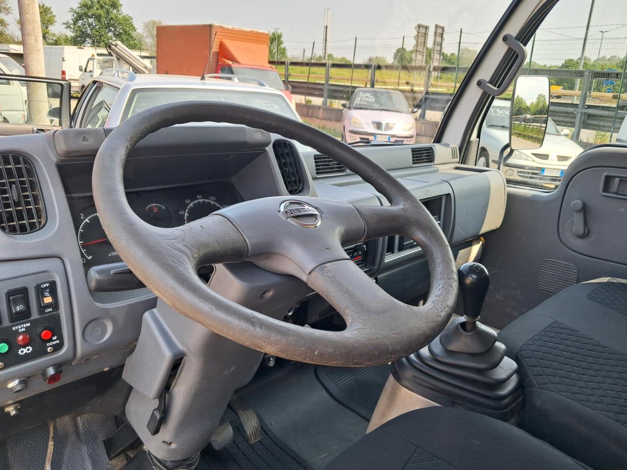 CABSTAR 3.0 RIBALTABILE TRILATERALE