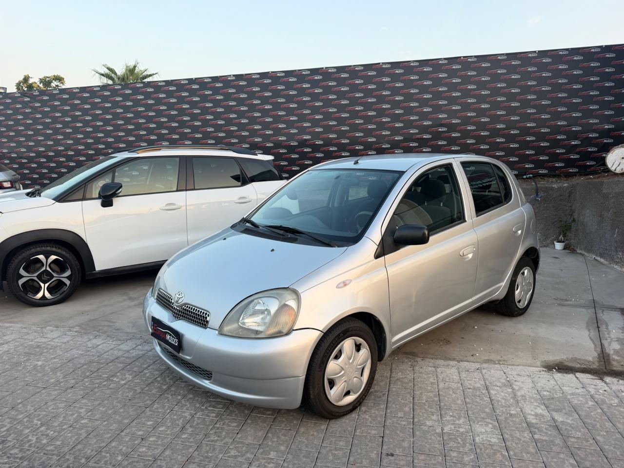 Toyota Yaris 1.0i 16V cat 5 porte Sol