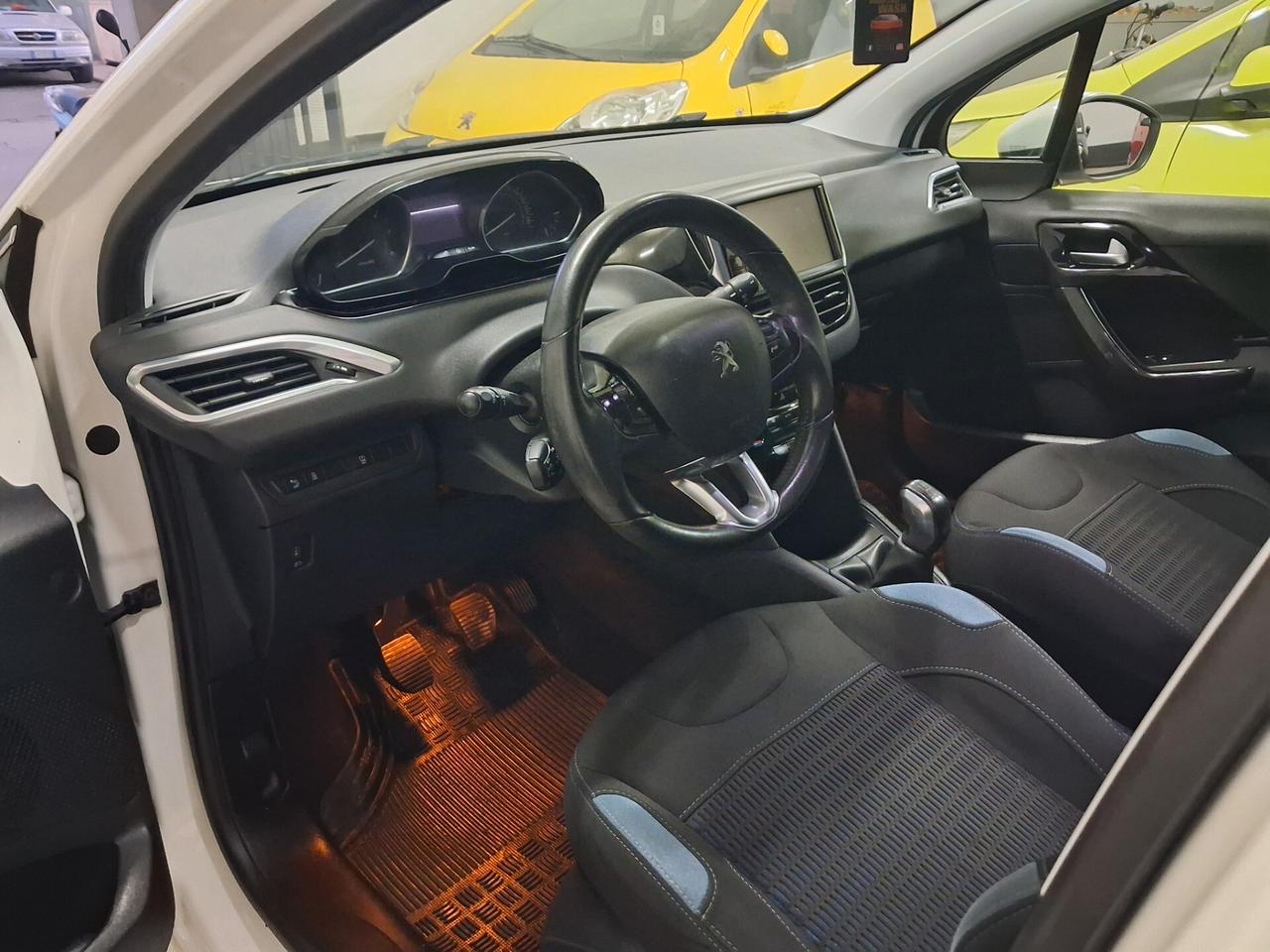 Peugeot 208 1.4 HDi 68 CV 5 porte Allure 2015 unic