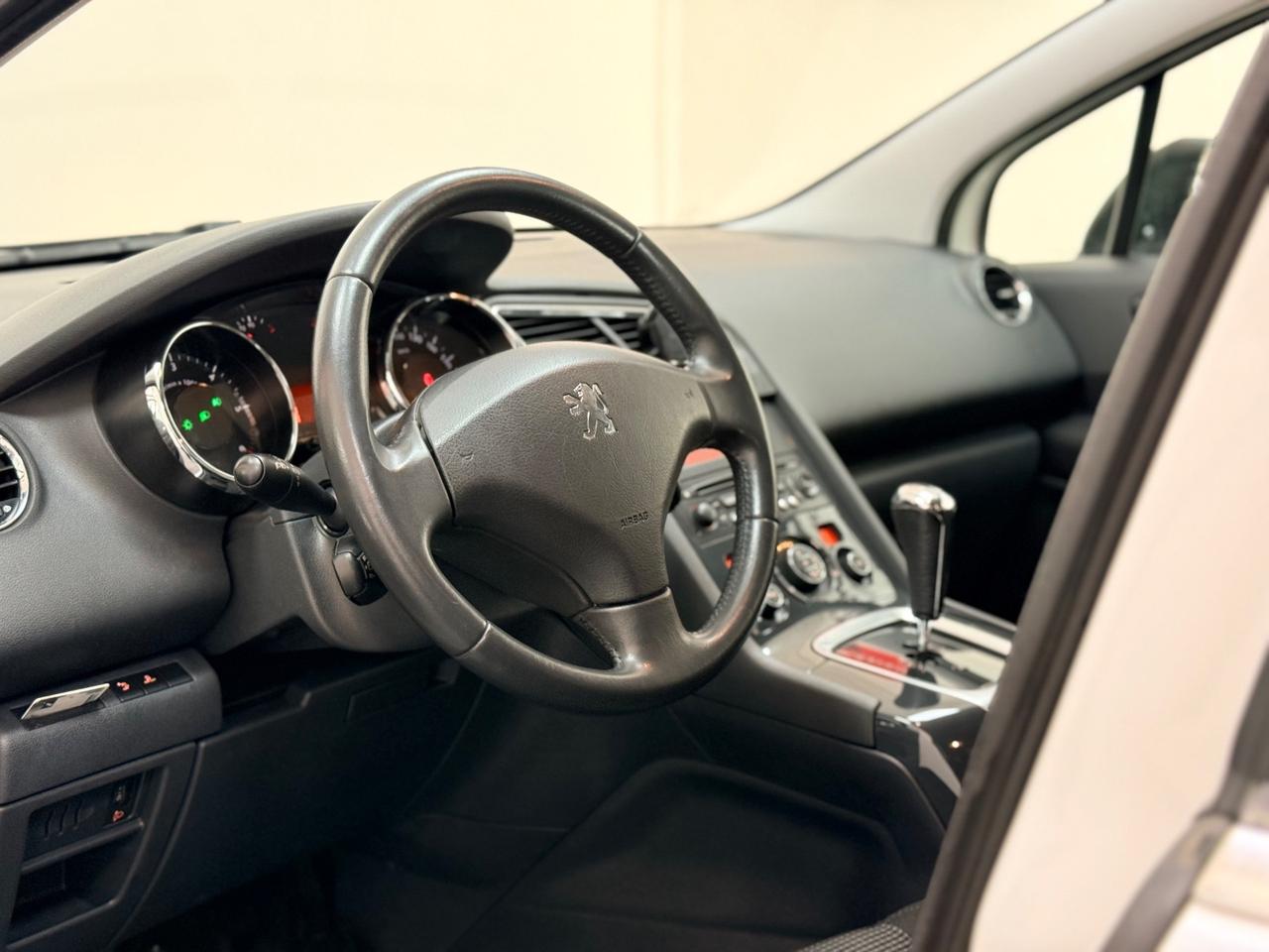 Peugeot 5008 1.6 HDi 112CV cambio robotizzato Féline 05/2011 Euro 5 Neopatentati