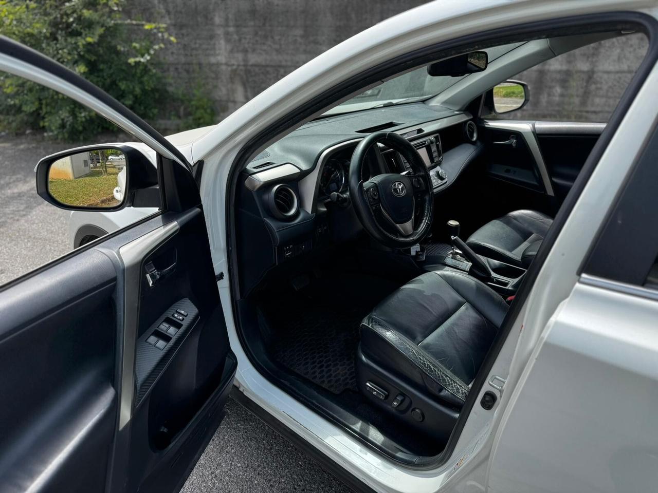Toyota RAV 4 RAV4 2.2 D-CAT A/T 4WD Lounge