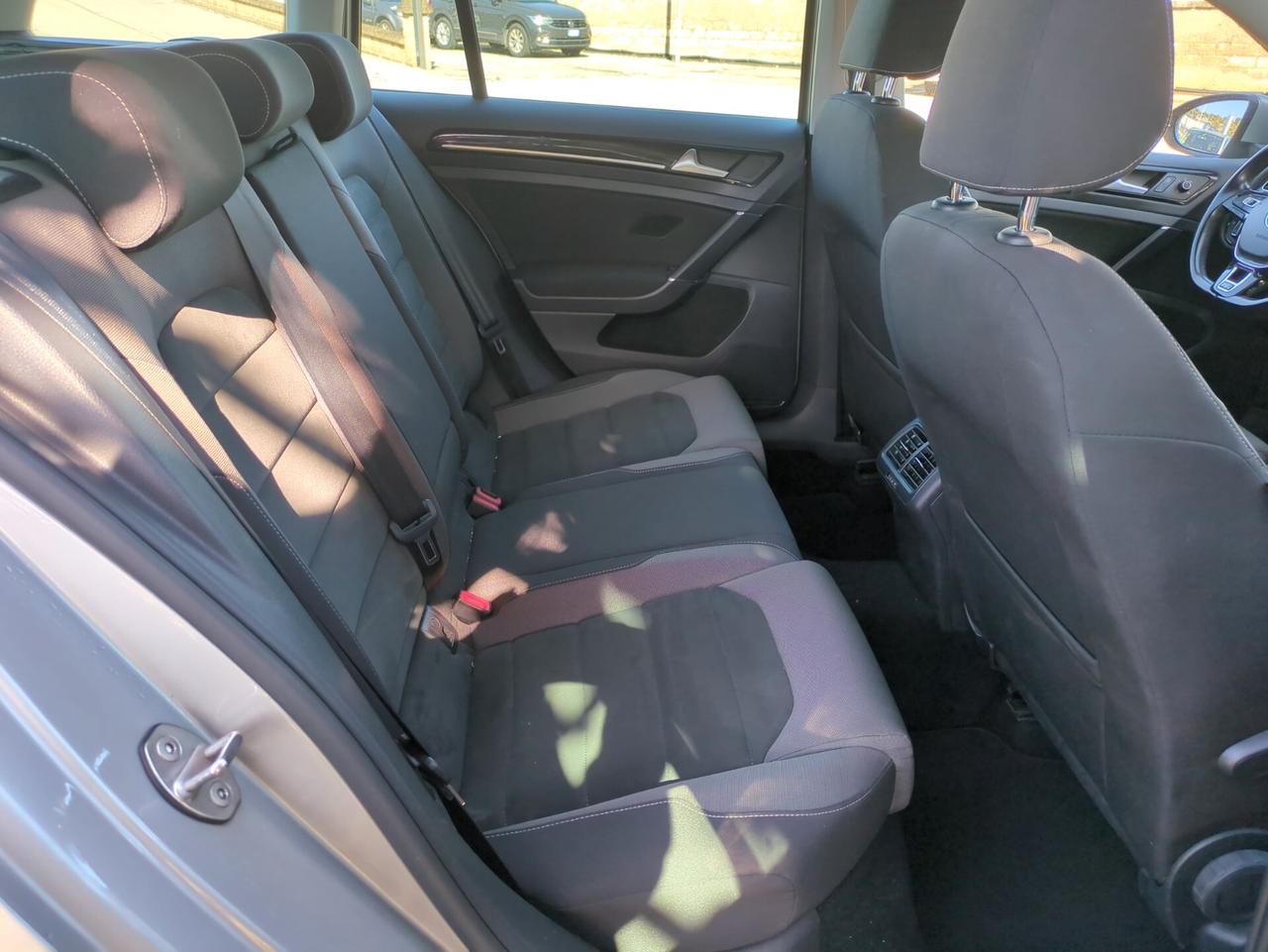 Volkswagen Golf Variant 1.4 TGI 110 CV R-LINE