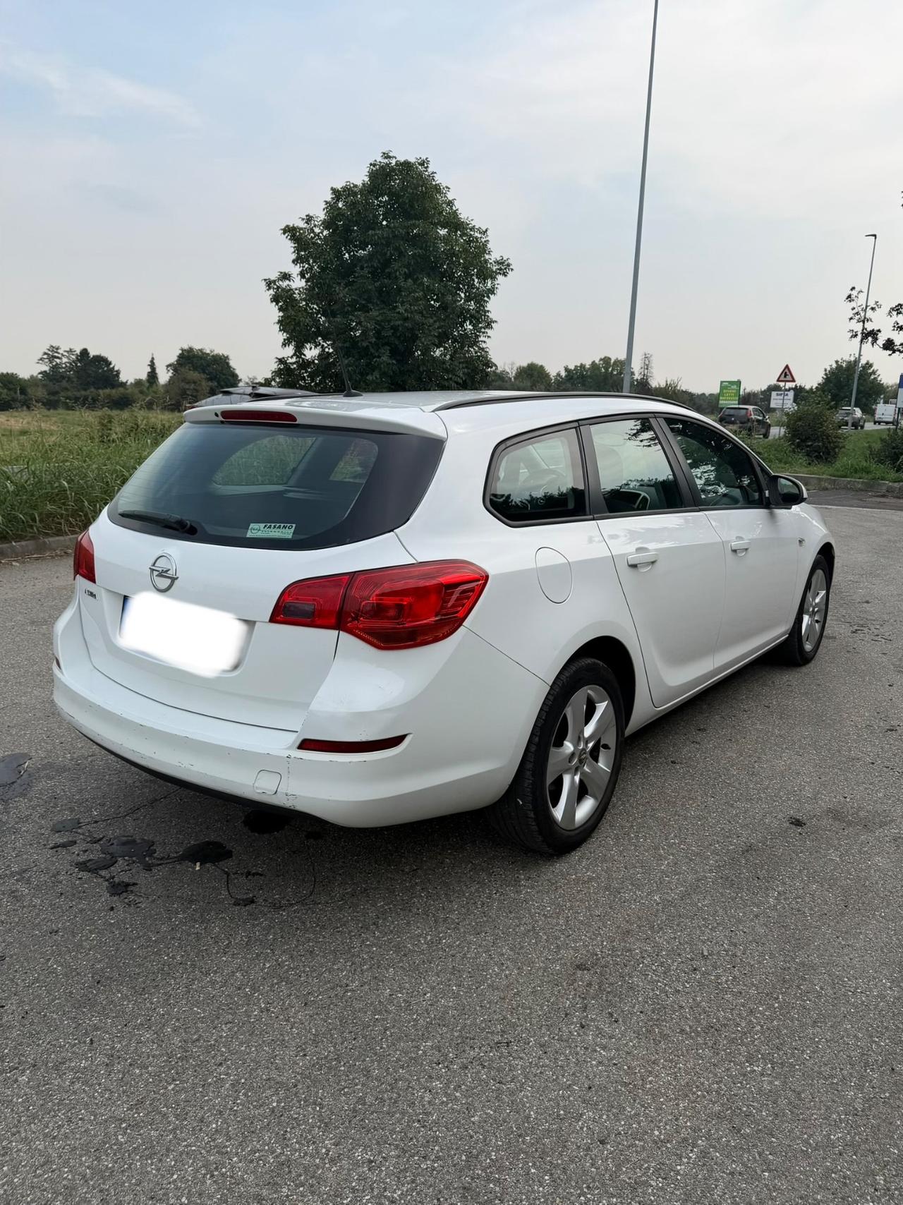 Opel Astra 1.4 100CV Sports Tourer Cosmo