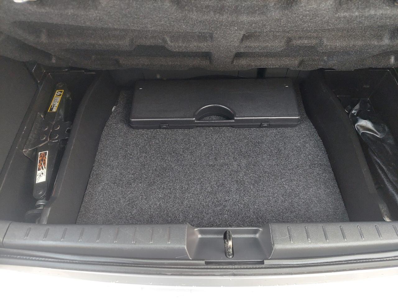 Toyota Yaris 1.0 benzina 5 porte Sol