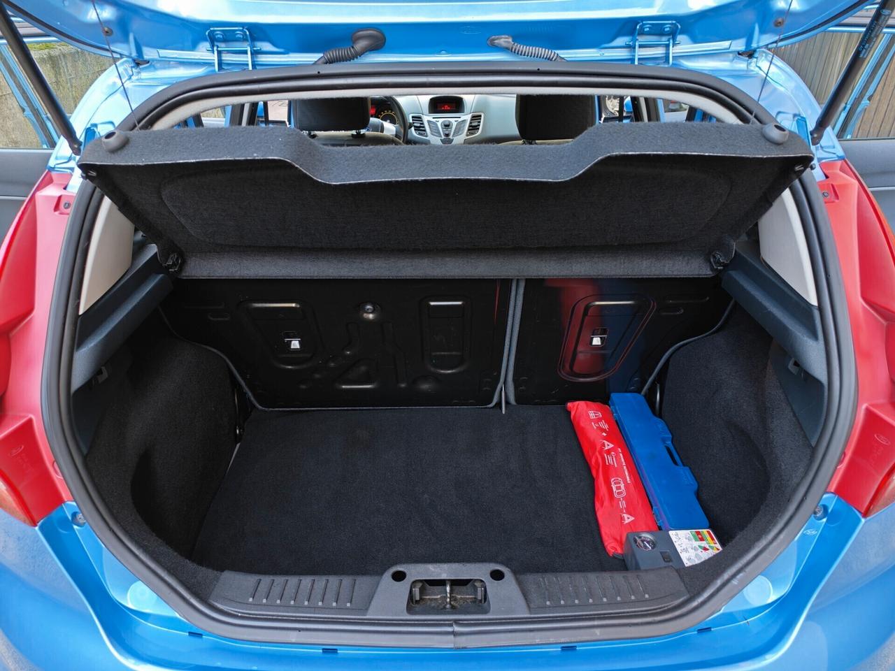 Ford Fiesta 1.4 GPL 97cv 129.000km / Neopatentati