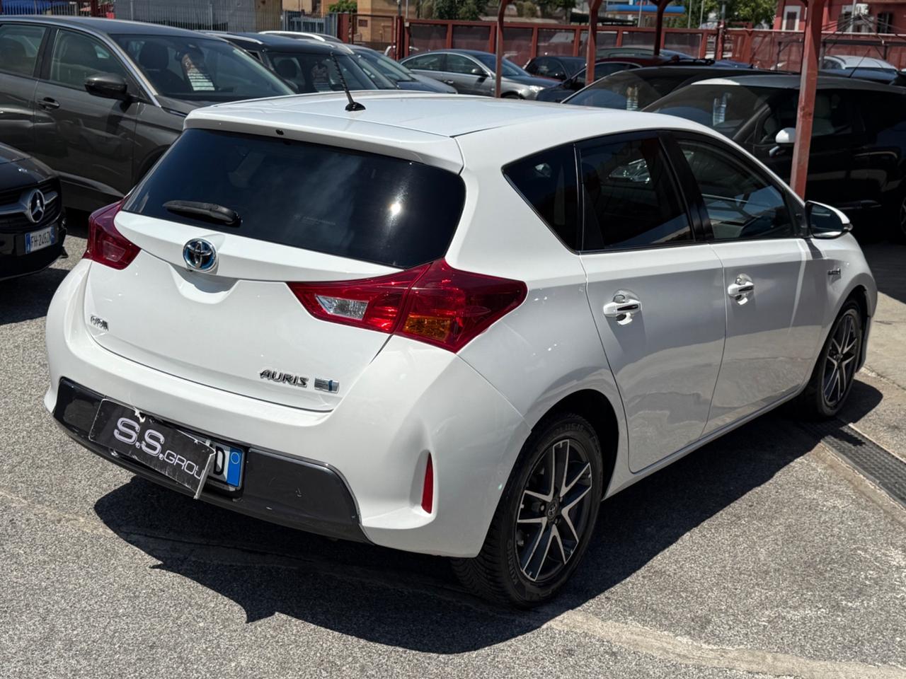 Auris 1.8 Hybrid Lounge-unipro-rate-