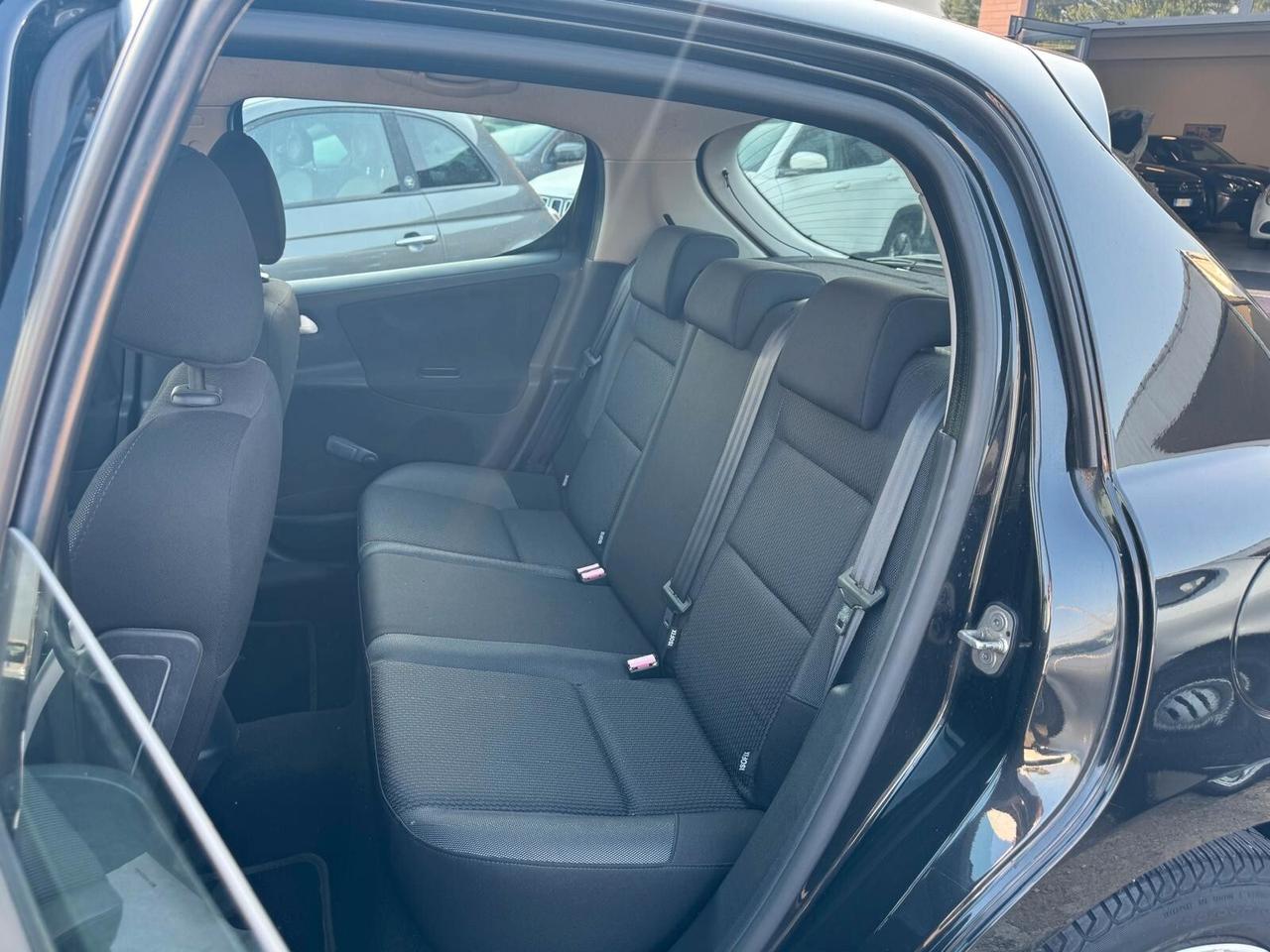 Peugeot 207 1.4 BENZ 5P UNIPRO SOLO 64000 KM - 2012