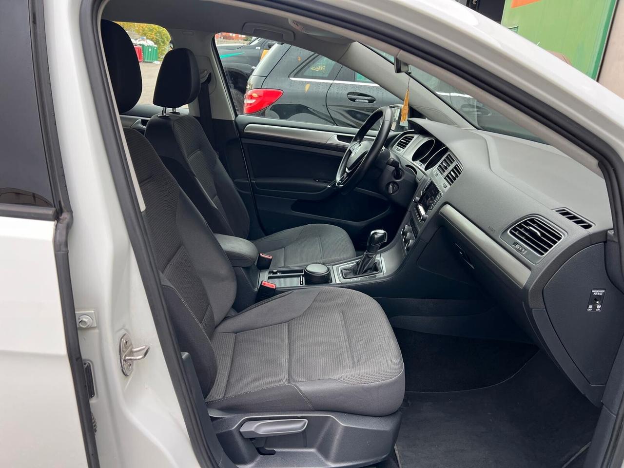 Volkswagen Golf 1.6 TDI DSG 5p. PER NEOPATENTATI CAMBIO AUTOMATICO