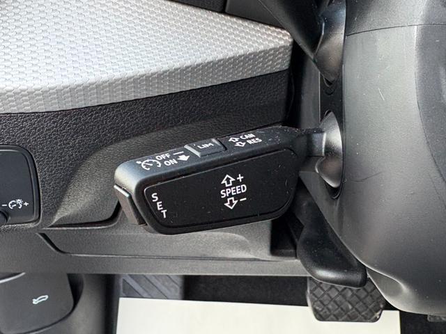 AUDI Q2 30 TDI S tronic Admired Advanced COCKPIT