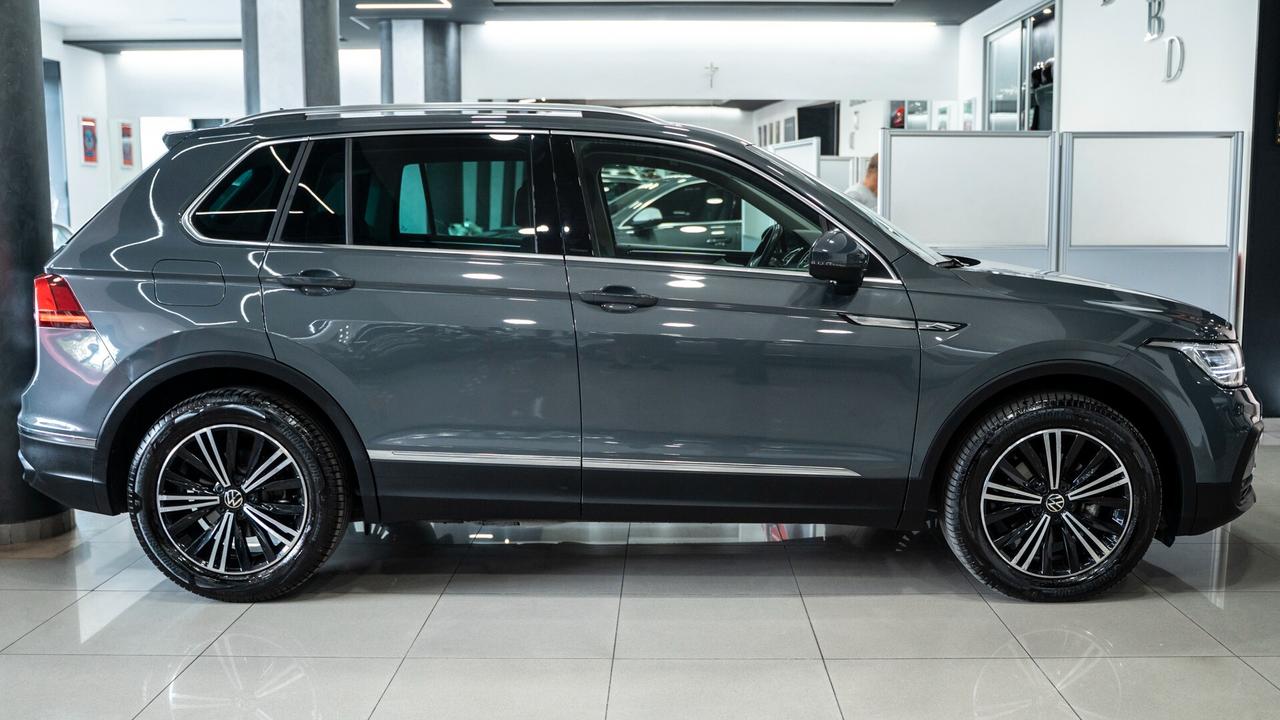 Volkswagen Tiguan 2.0 TDI LIFE DSG 150 CV PACK LUCI CARPLAY LED FULL OPTIONAL