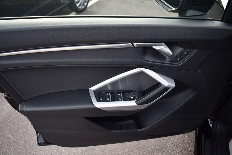 Audi Q3 35 TDI quattro S tronic Business