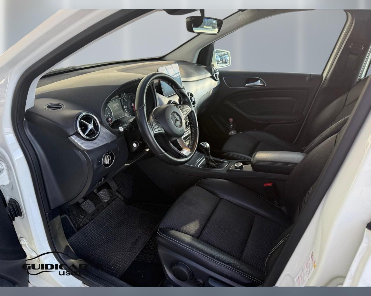 Mercedes-Benz GLA-H247 2023 - GLA 180 d AMG Line Advanced Plus auto