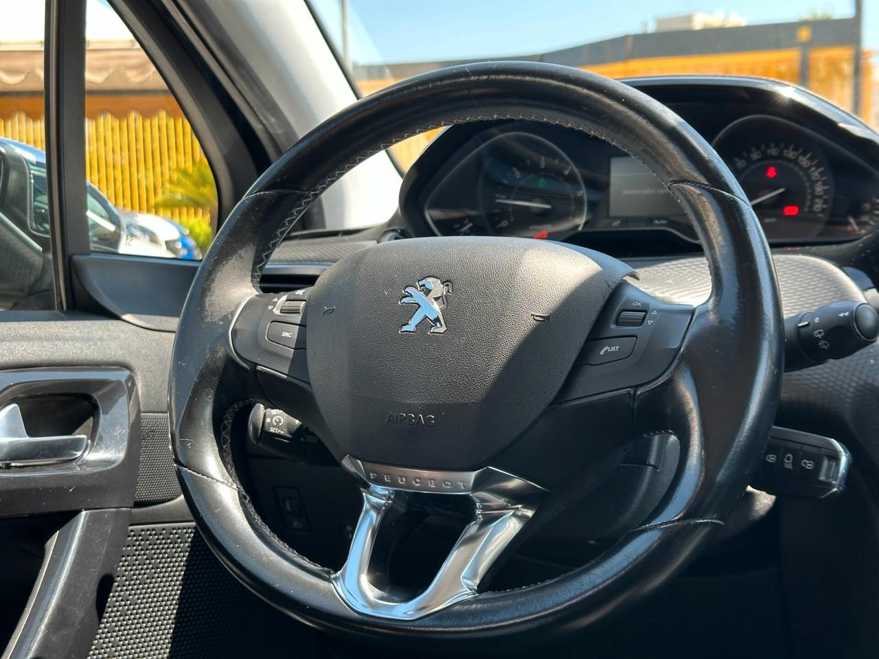 PEUGEOT 208 1.6 BlueHDi 100 5 porte Allure