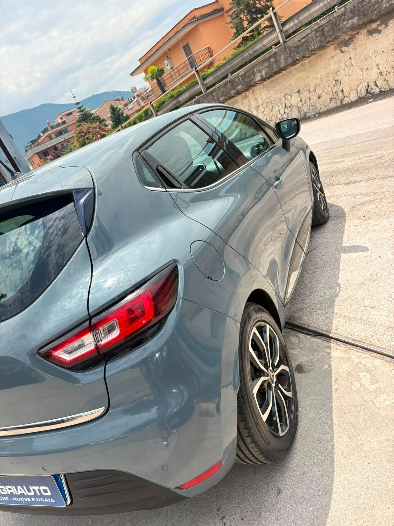 Renault Clio TCe 12V 90 CV GPL 5 porte Moschino Zen
