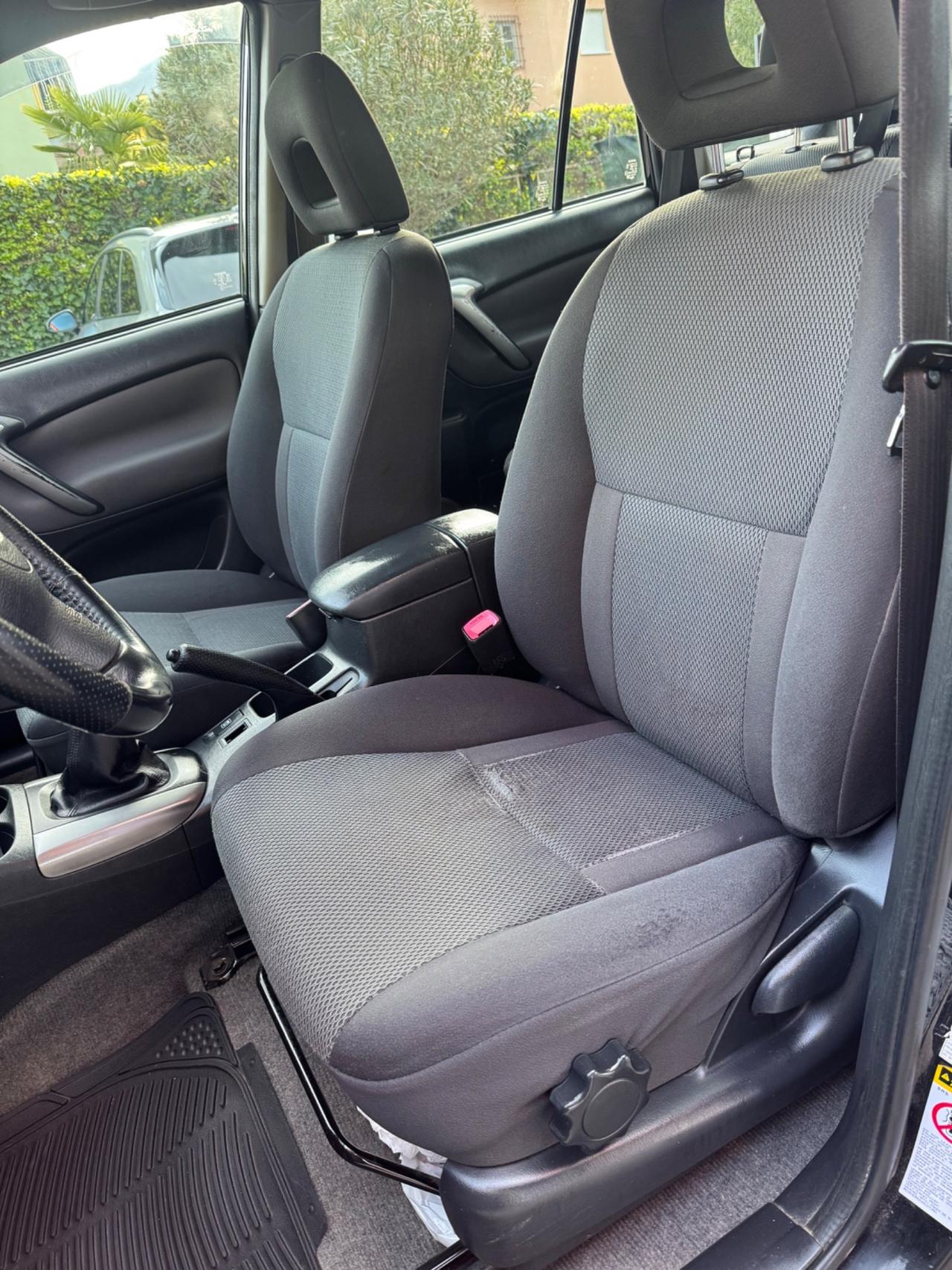 Toyota RAV 4 RAV4 2.0 Tdi D-4D cat 5 porte Sol