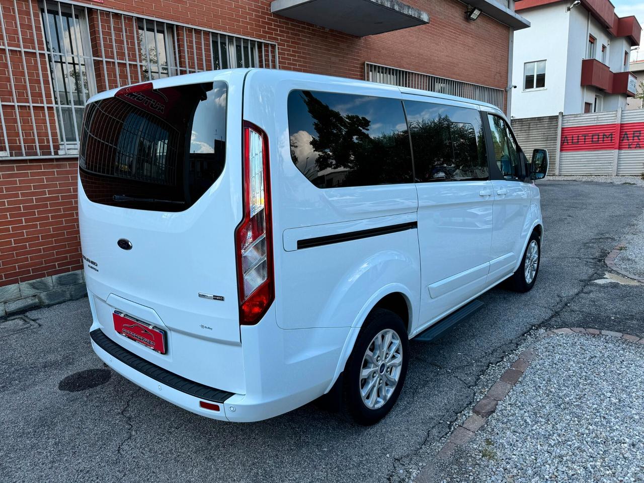 Ford Tourneo Custom 2.0 TDCI 130cv TITANIUM SEDILI GIRABILI 8 POSTI