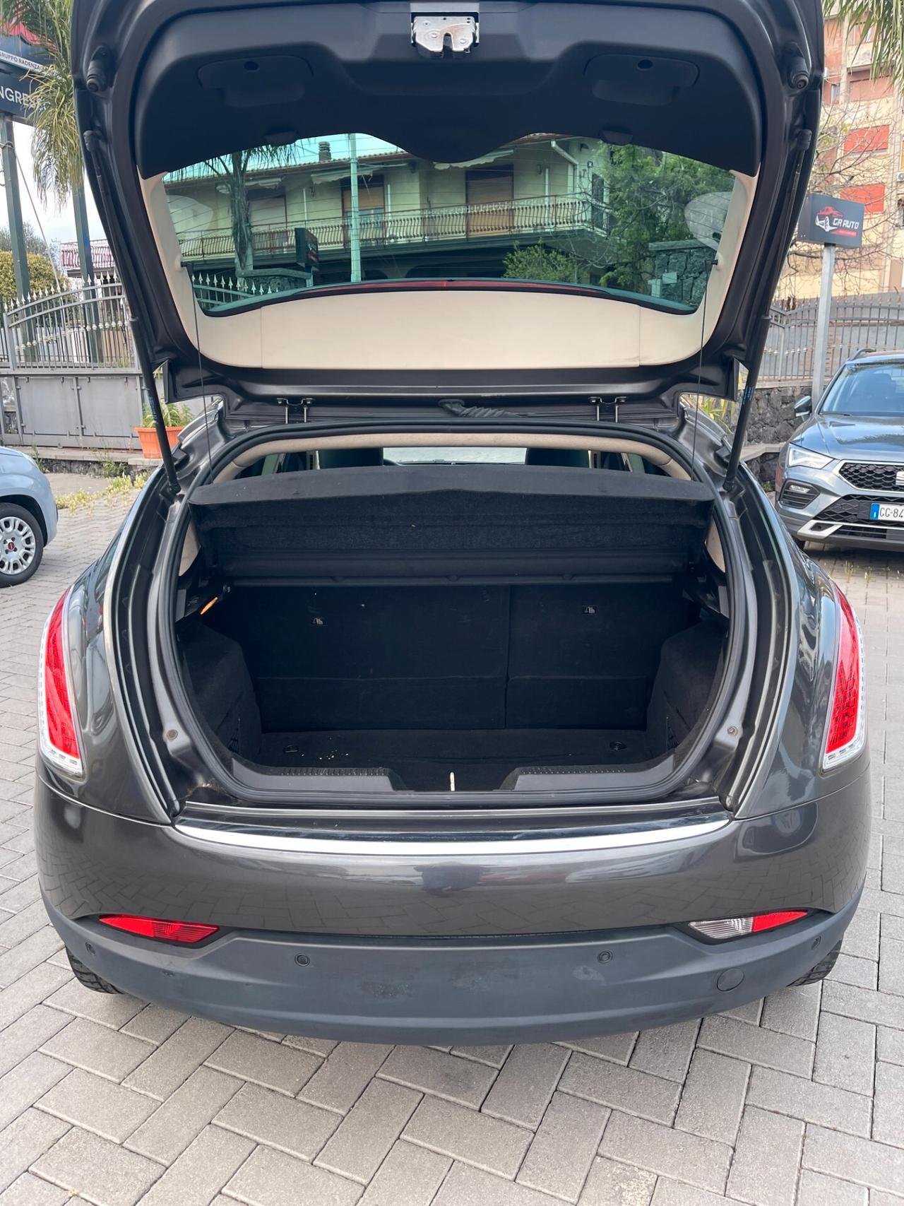 Lancia Delta 1.6 MJT DPF Platino