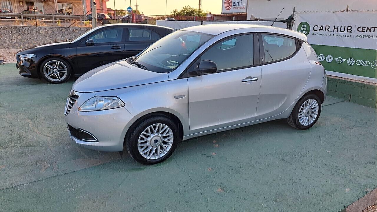 Lancia Ypsilon 1.2 69 CV 5 porte Gold
