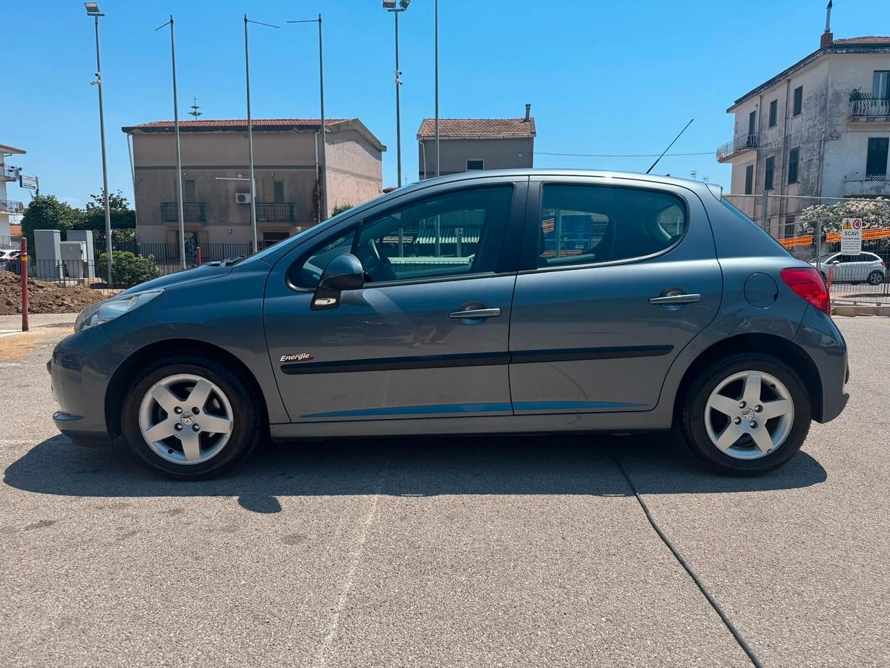 Peugeot 207 1.4 DIESEL XNEOPATENTI 99.000 KM
