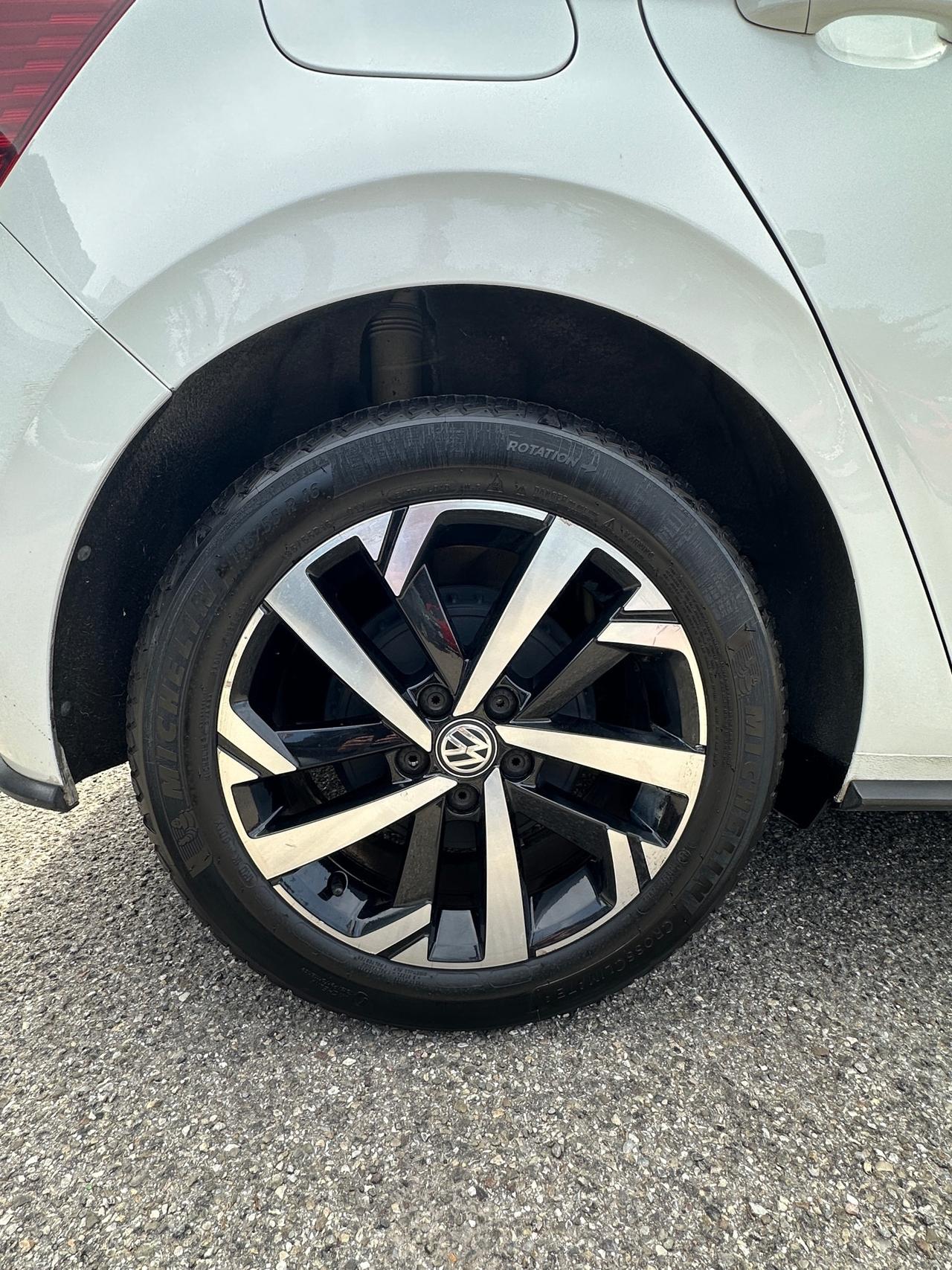 Volkswagen Polo 1.0 TSI Highline R-Line - 2019