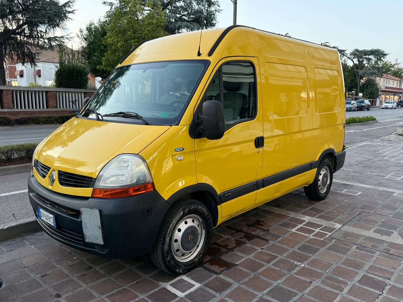 Renault Master T28/100 2.5 dCi PC-TN Furgone Ice
