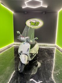 Piaggio Vespa 300 GTS