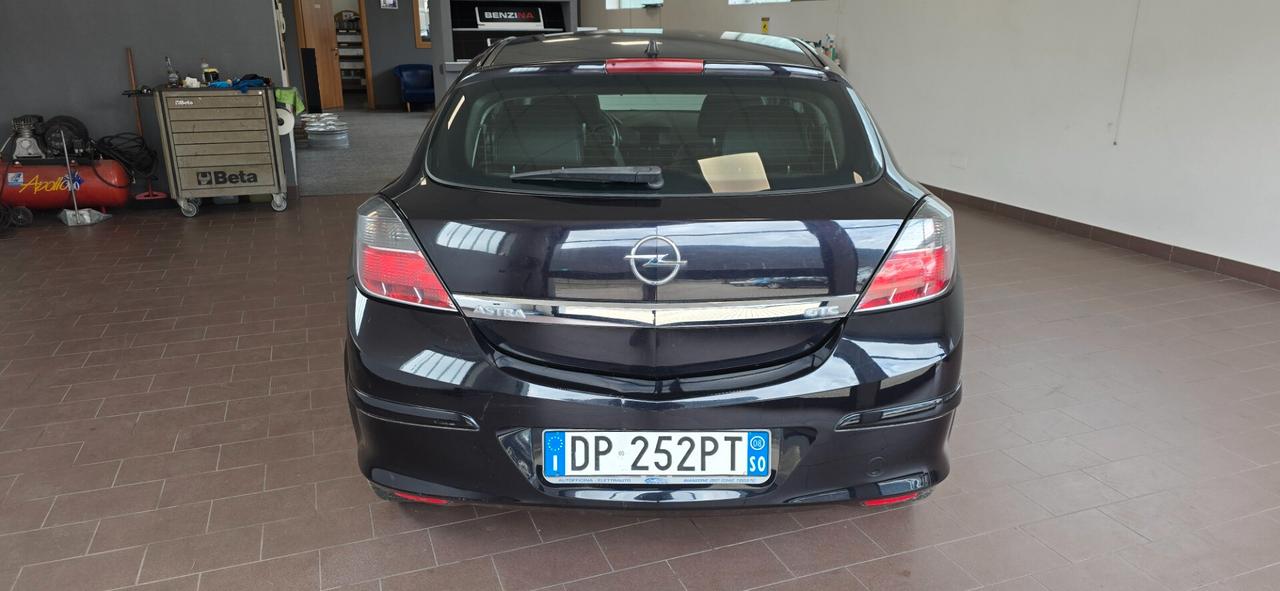 Opel Astra GTC 1.7 CDTI 125CV Neopatentati