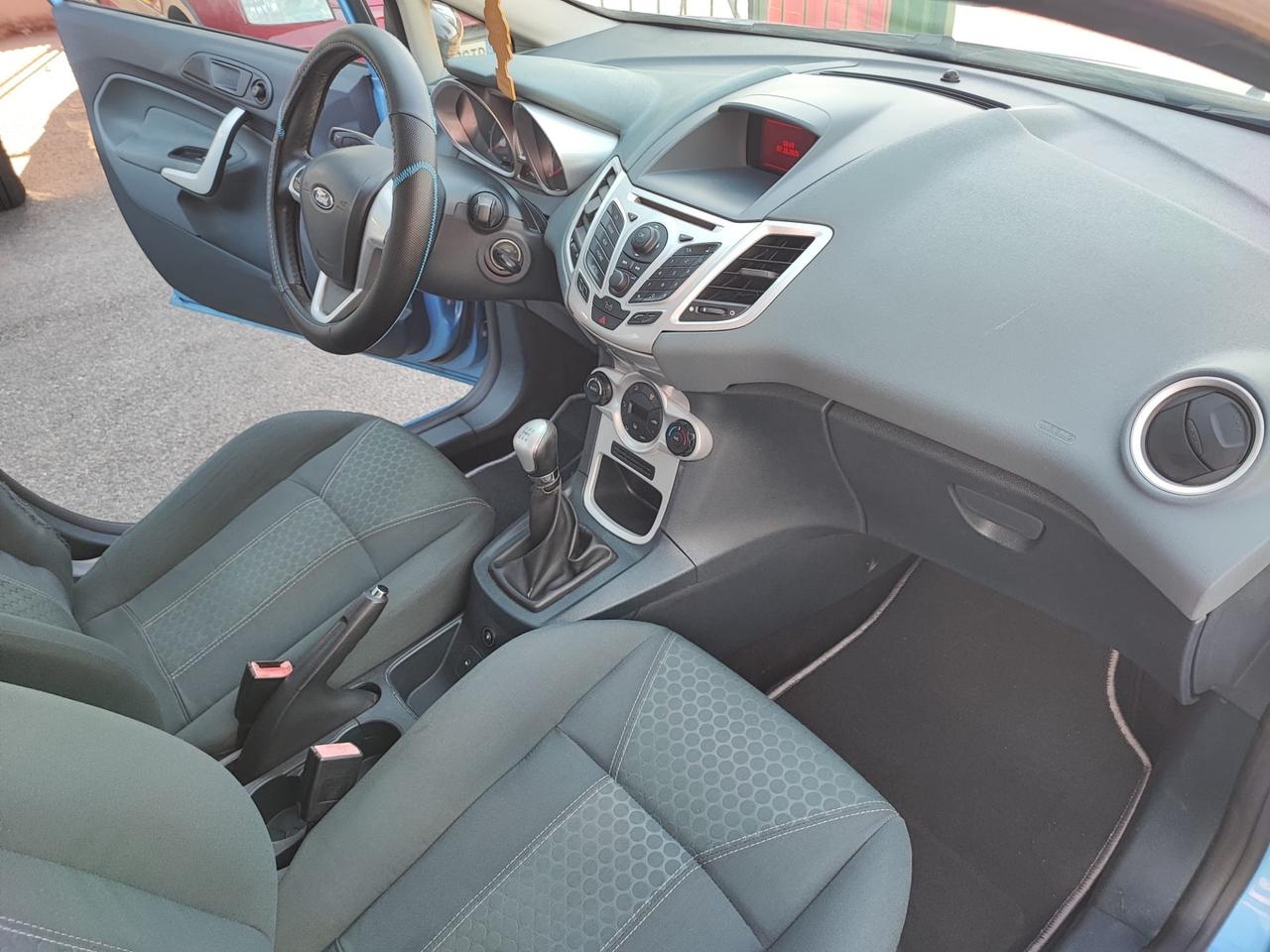 Ford Fiesta 1.4 5 porte Bz.- GPL Titanium
