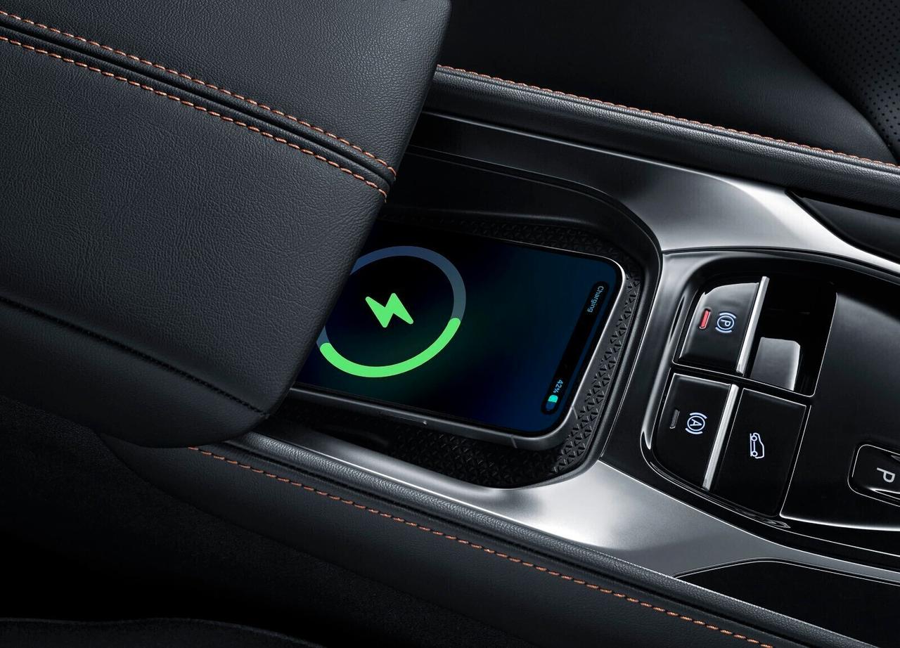Mg HS PHEV lux , nuova da configurare !