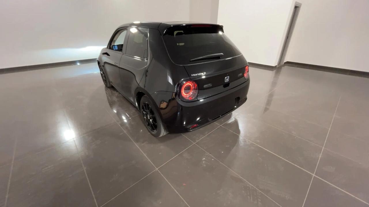 Honda e Advance 17