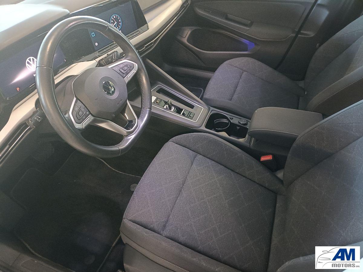 VOLKSWAGEN - Golf 8 life 1.5 tsi tgi 130 cv dsg