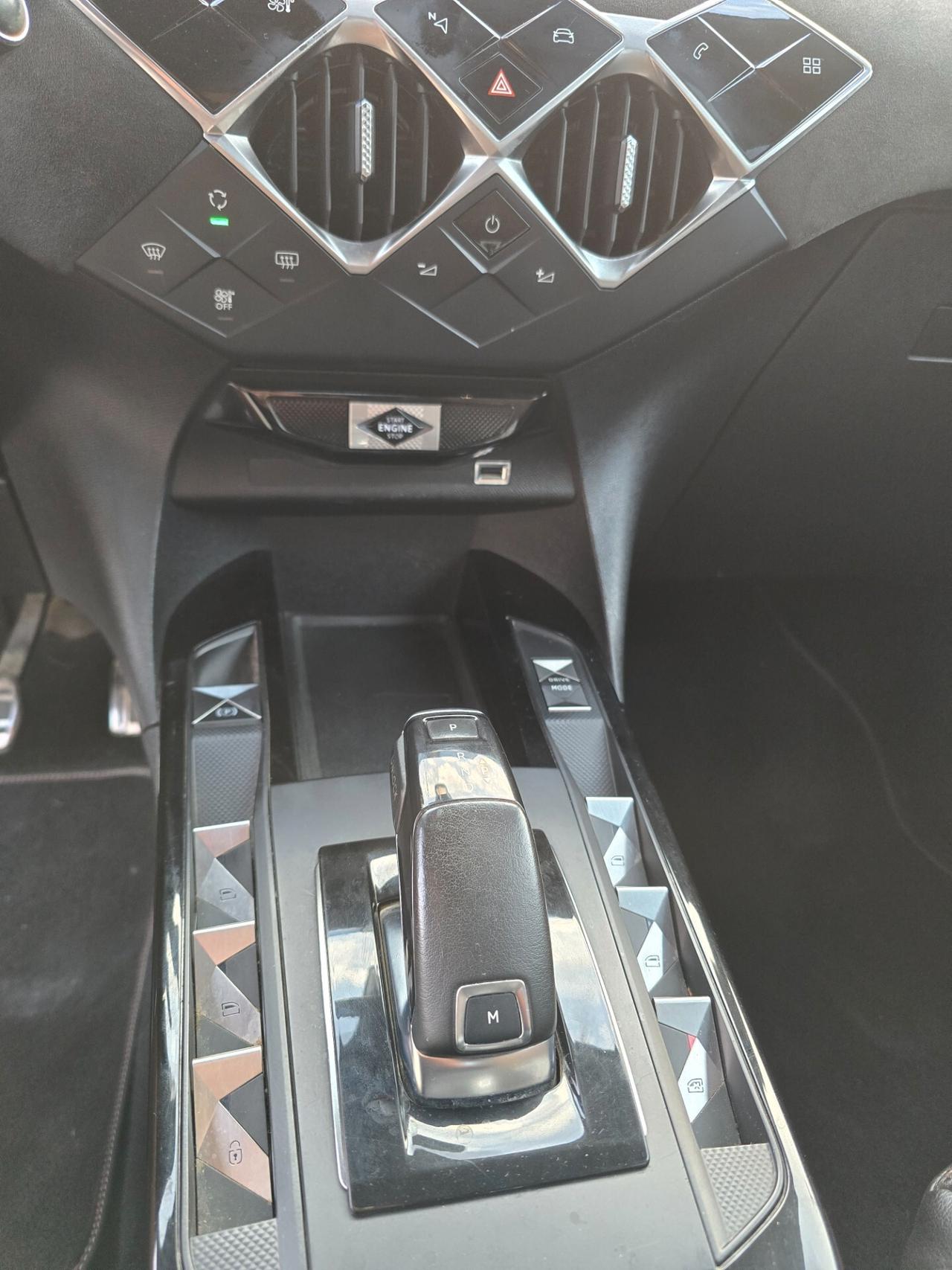Ds DS3 3 Crossback BlueHDi 130 aut. Performance Line