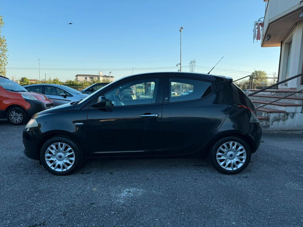 Lancia Ypsilon 1.2 69 CV 5 porte GPL Ecochic Silver