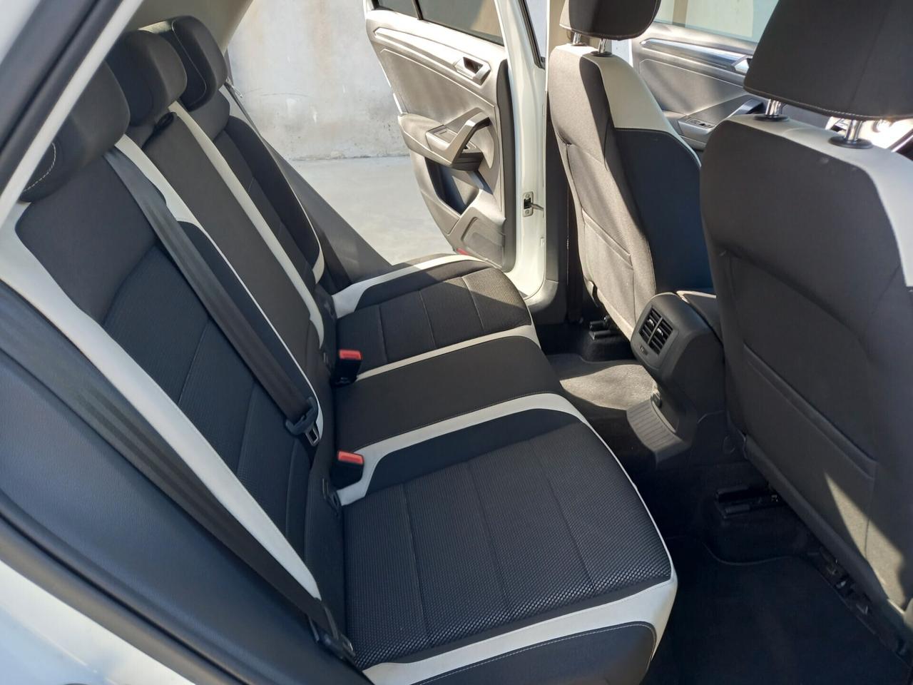Volkswagen T-Roc 1.6 TDI SCR BlueMotion Technology