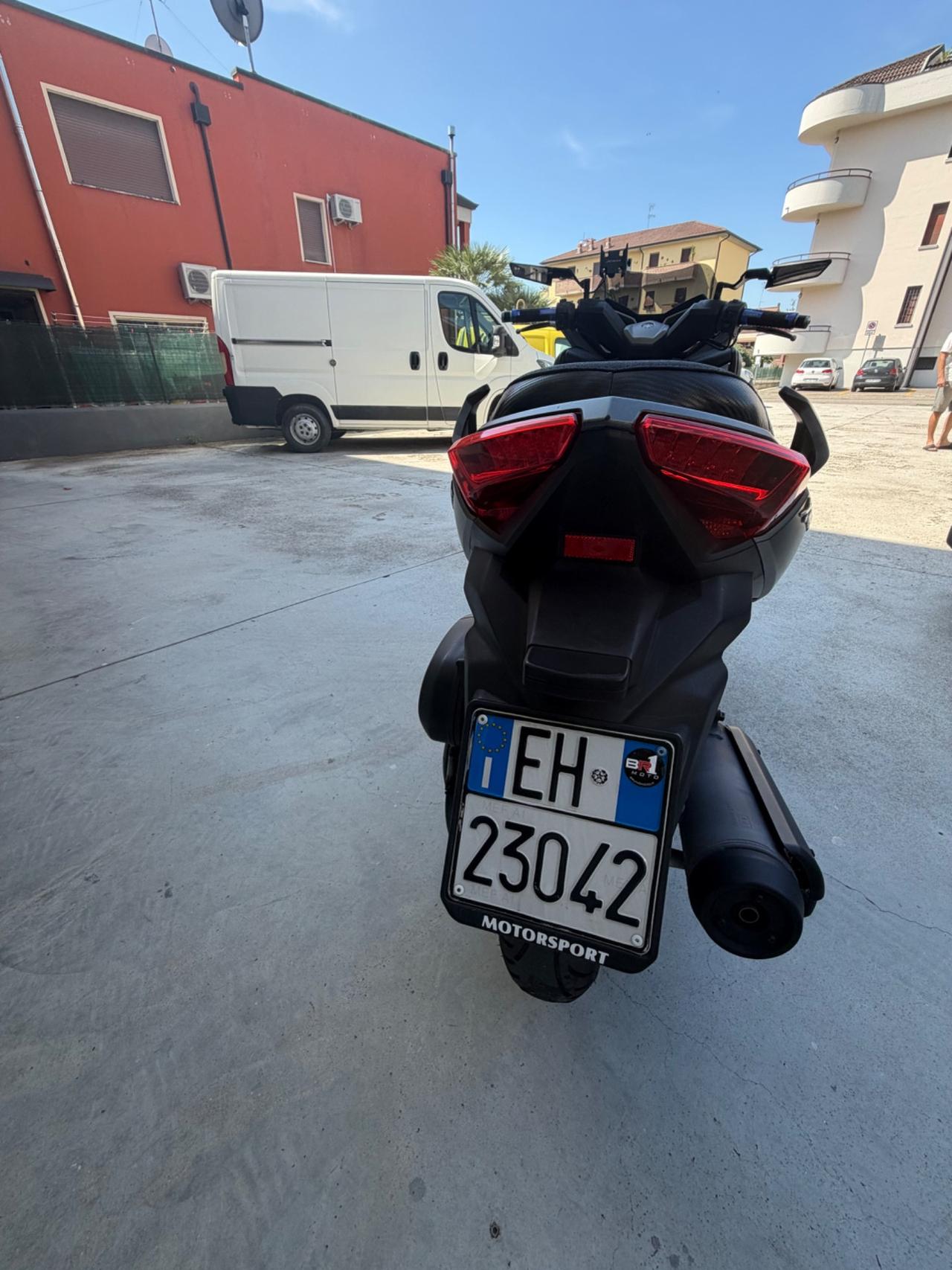Yamaha X-Max 250