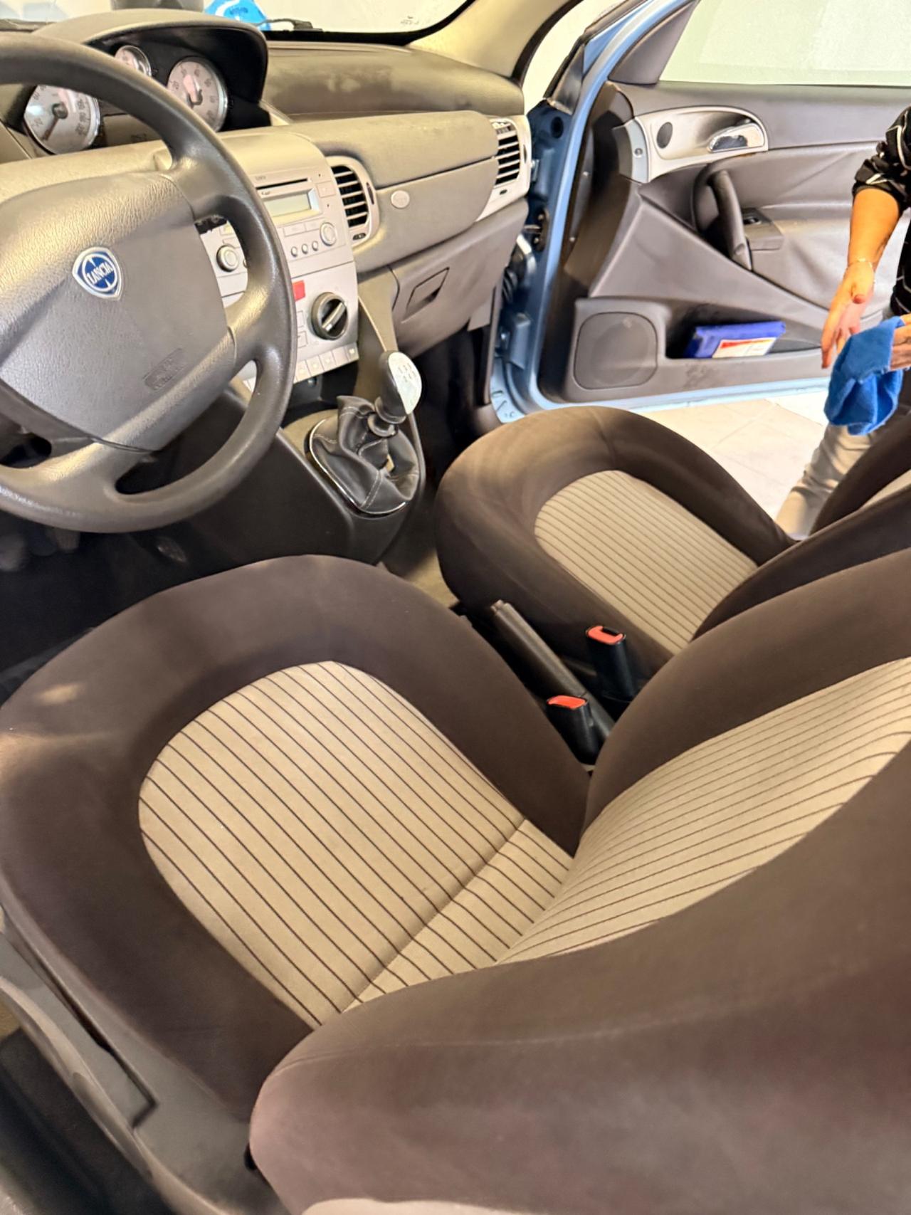 Lancia Ypsilon 1.4 Argento