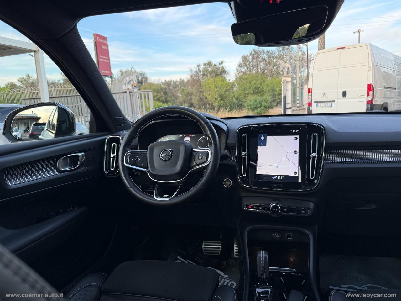 VOLVO XC40 D3 AWD Geartronic R-design N1 TETTO/GANCIO