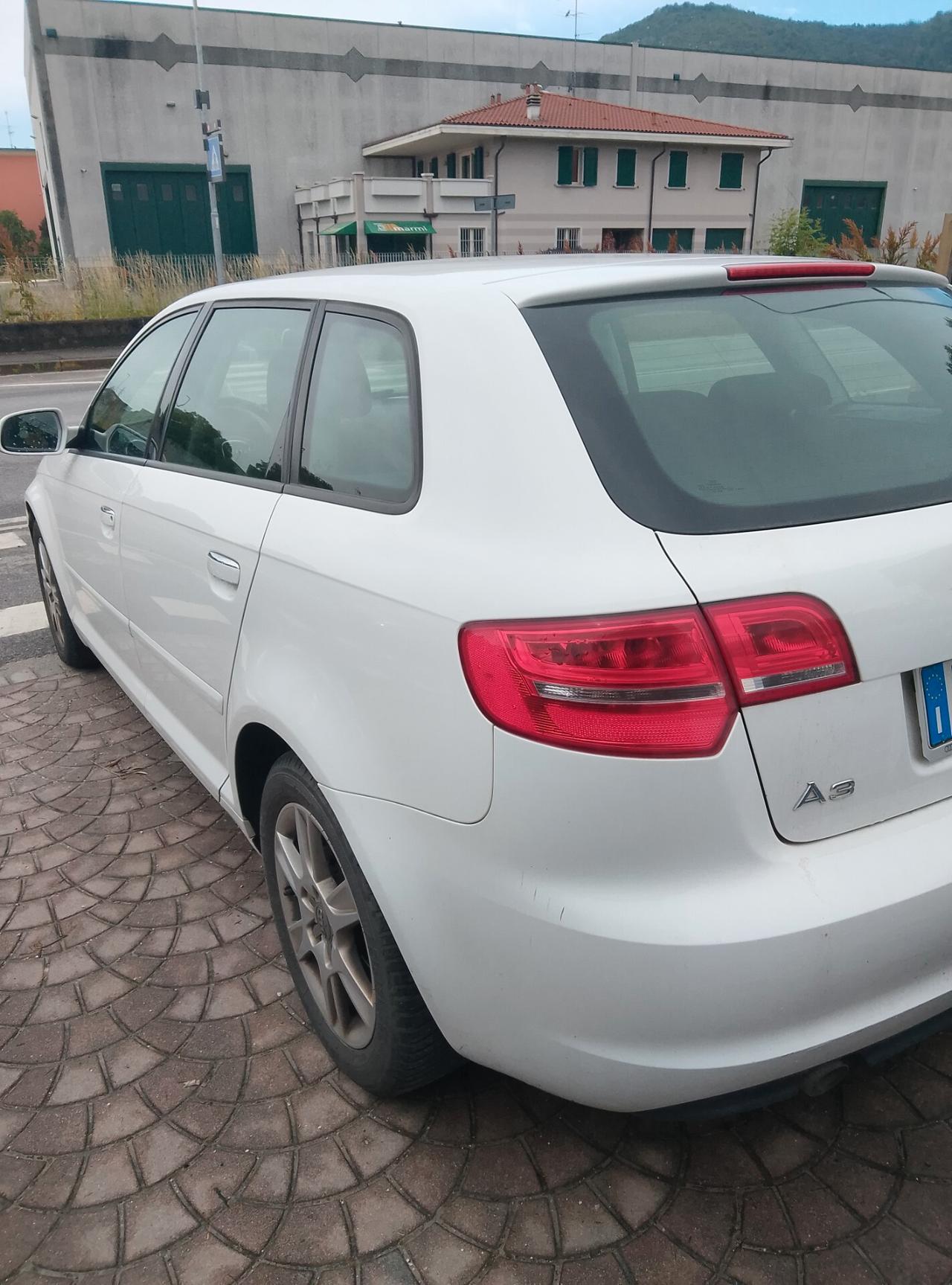 Audi A3 1.6 TDI 105 CV CR Attraction