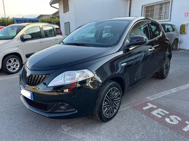 Lancia Ypsilon 1.0 FireFly 70cv Hybrid Silver Plus