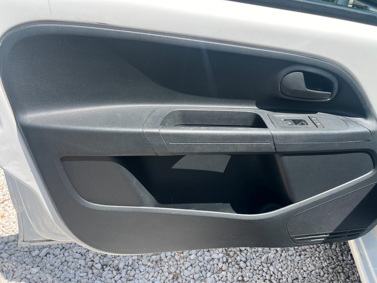 Volkswagen up! 1.0 BENZINA 5 PORTE KM CERTIFICATI