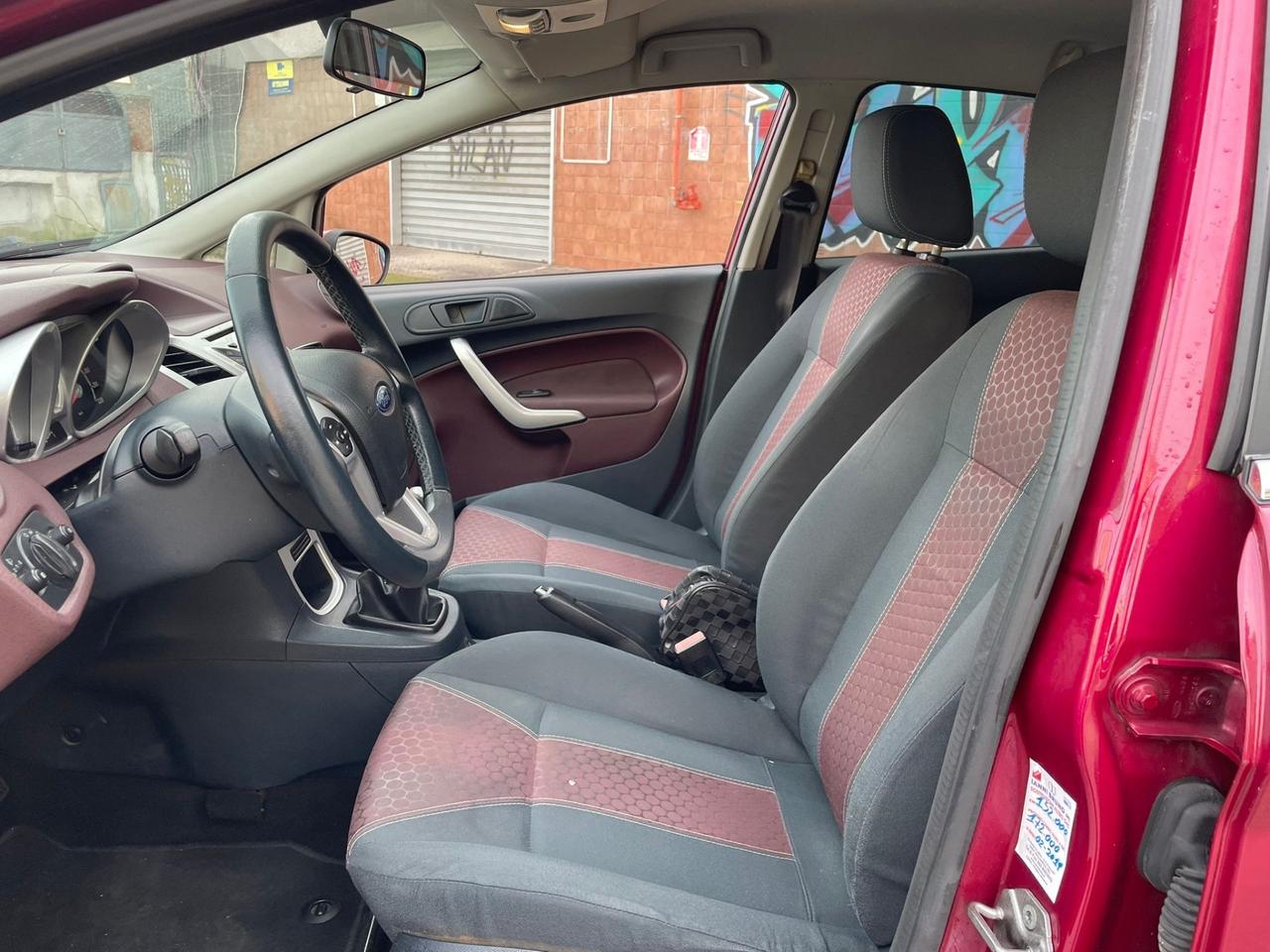 Ford Fiesta 1.4 5 porte Bz.- GPL Titanium IN PERFETTE CONDIZIONI