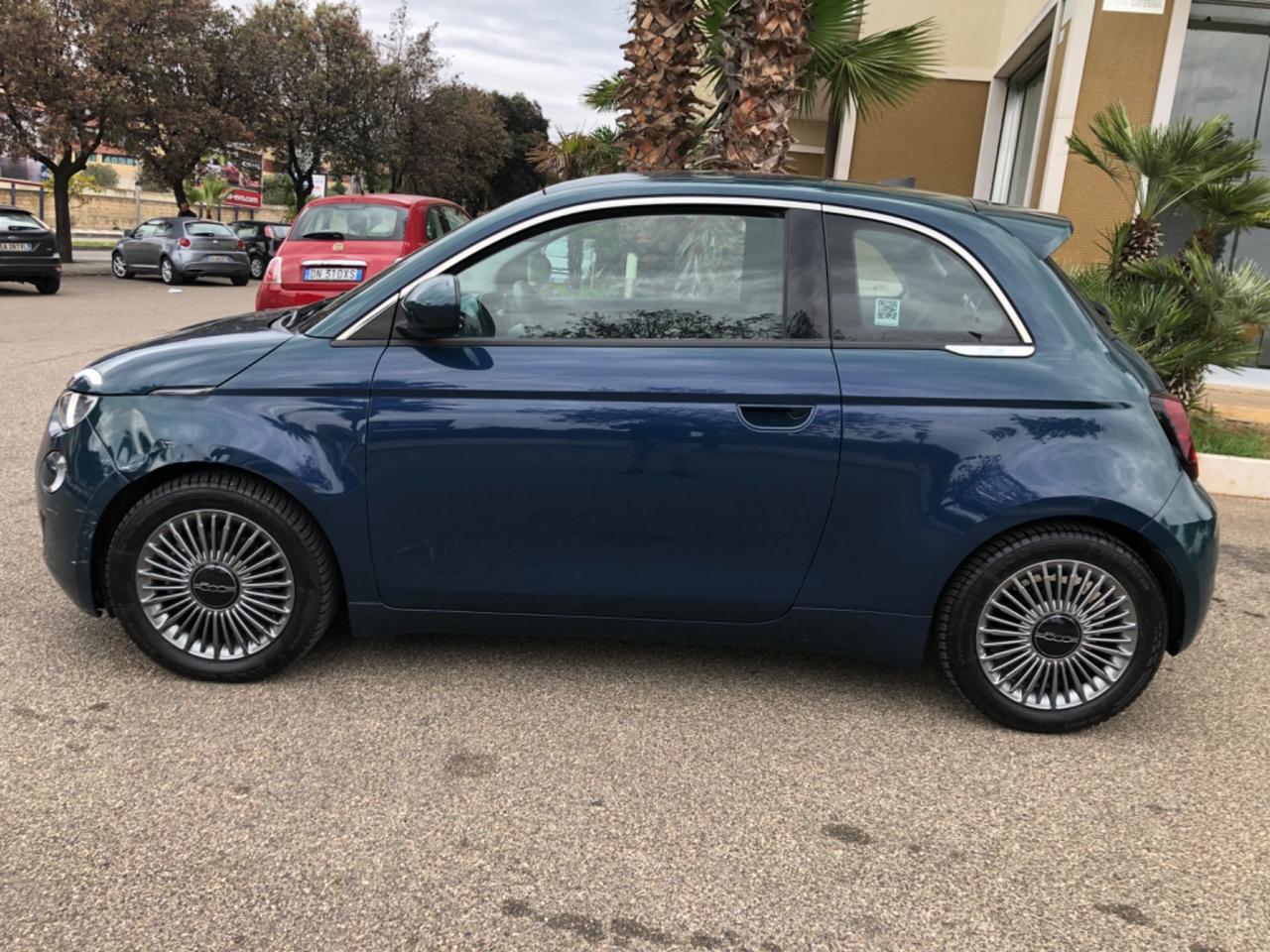 Fiat 500 500e Berlina 42 kWh Opening Edition Business