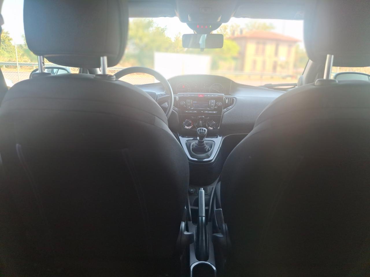 Lancia Ypsilon 1.0, 5 porte Hybrid