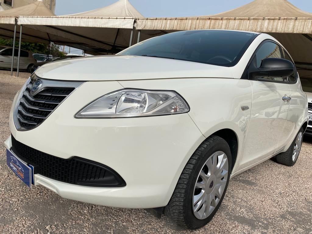 Lancia Ypsilon 1.2 69 CV 5 porte S&S Silver