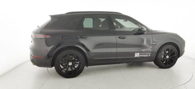 PORSCHE Cayenne 3.0 V6