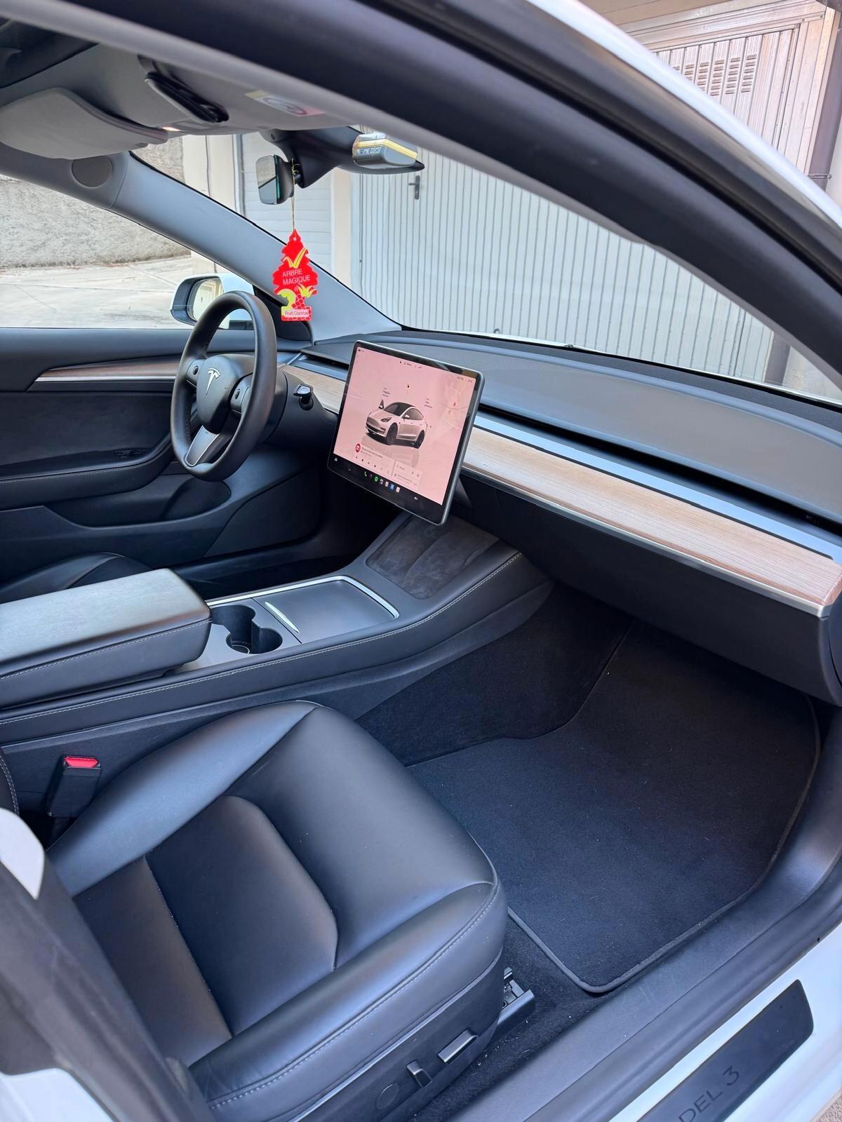 Tesla Model 3 RWD