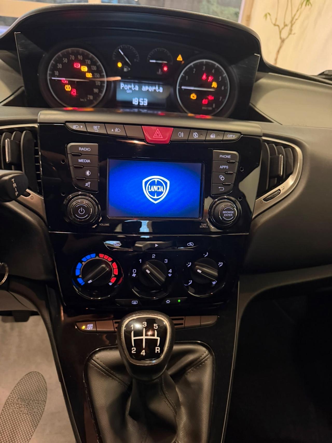 Lancia Ypsilon 1.2 69 CV 5 porte Gold