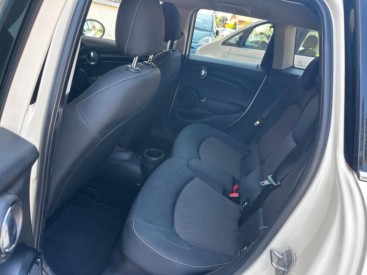 Mini 1.5 Cooper D 5 porte